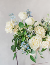 Load image into Gallery viewer, Garden Blue Centerpiece