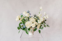 Load image into Gallery viewer, Garden Blue Centerpiece