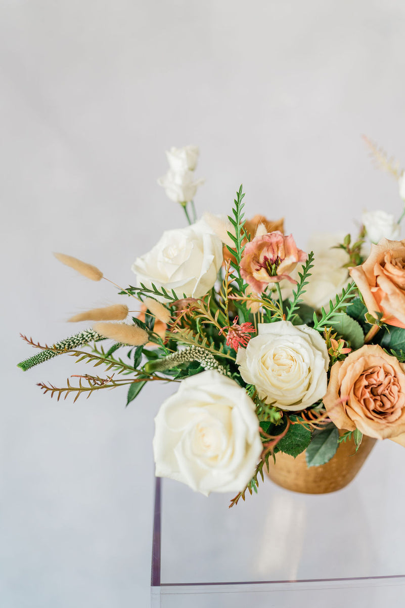 Ebb And Flow Roses Golden Hour Centerpiece – Ebb and Flow Flowers