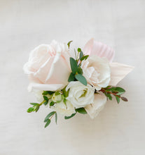 Load image into Gallery viewer, Garden Blush Corsage